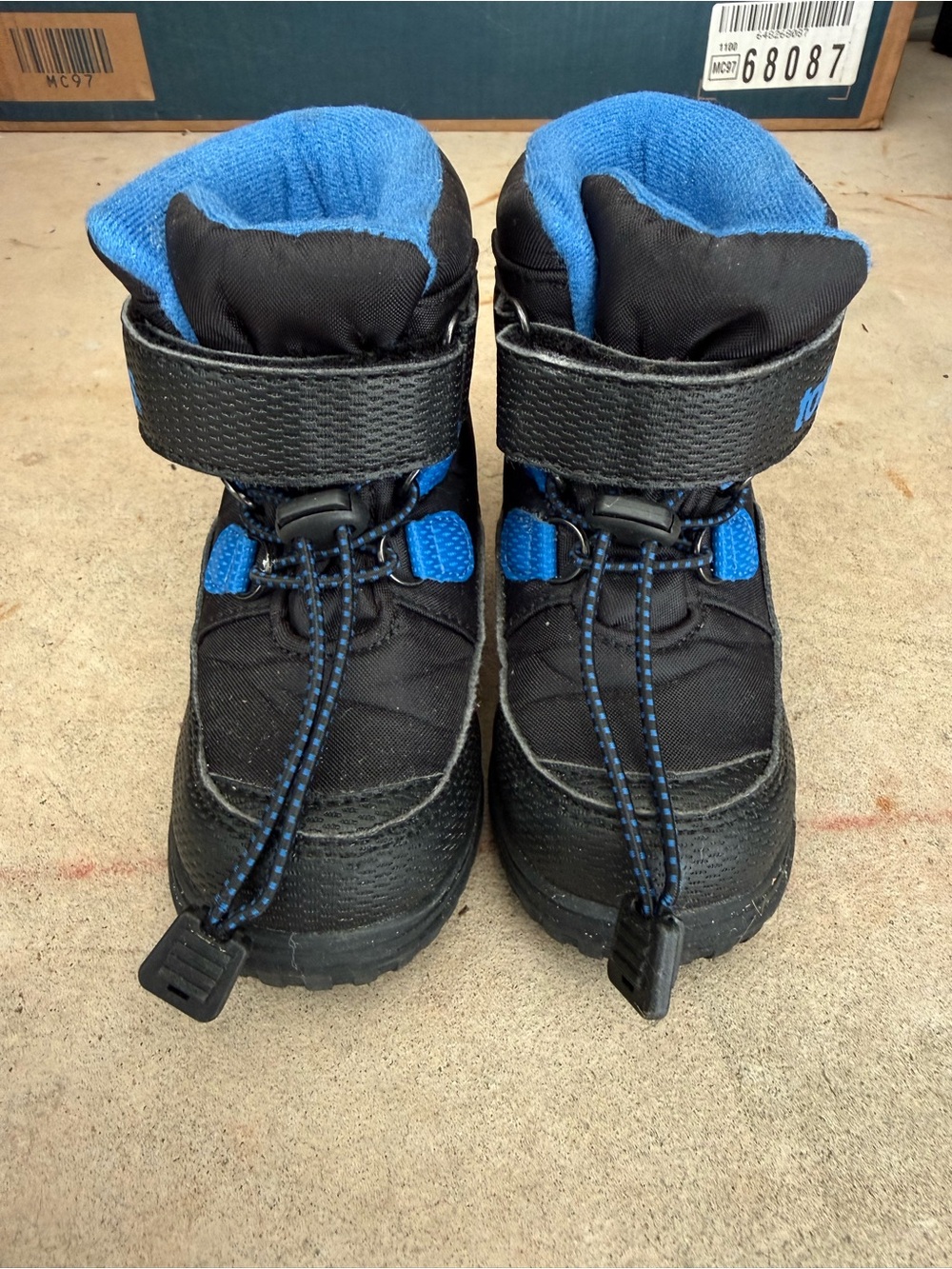 Totes Kids Black and Blue Insulated Snow Boots